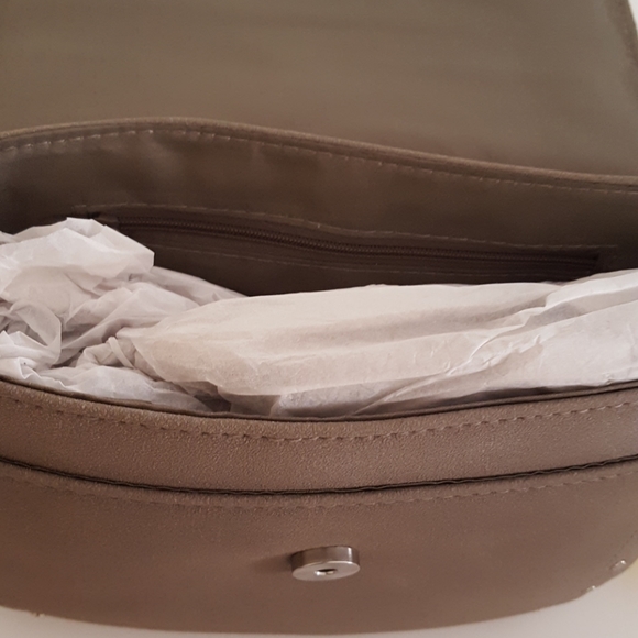 Gray Studded Saddle Crossbody/Shoulder Bag NWT - Picture 4 of 16